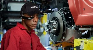 Vuzix M400 in Automotive Manufacturing
